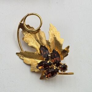 Vintage 1960s Mid-Century Brushed Gold Maple Leaf Brooch with Amber Rhinestones